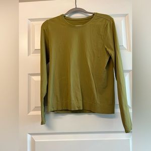 Athleta in motion seamless top